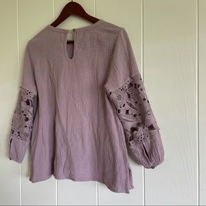 Lavender soft cotton blouse w lace~ NWOT